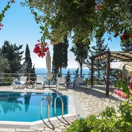 Aloni By About Paxos Vilă