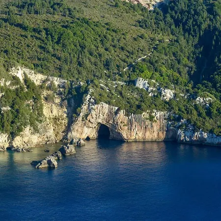 Aloni By About Paxos Vilă Boikatika